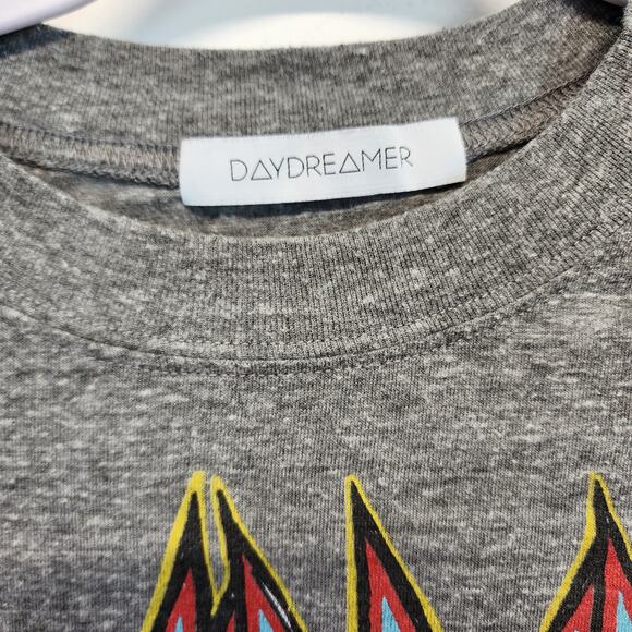 Daydreamer Def Leppard Graphic Oversized T-shirt Size XS Gray Long Sleeve Rock - Picture 10 of 11
